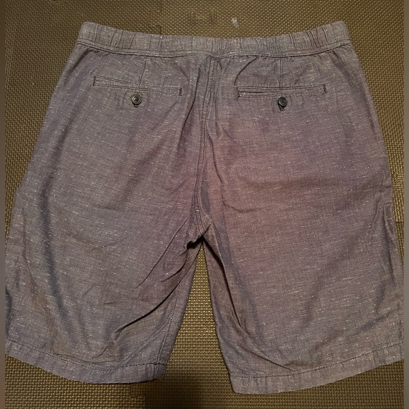 Express Shorts - 32” drawstring - Picture 4 of 4